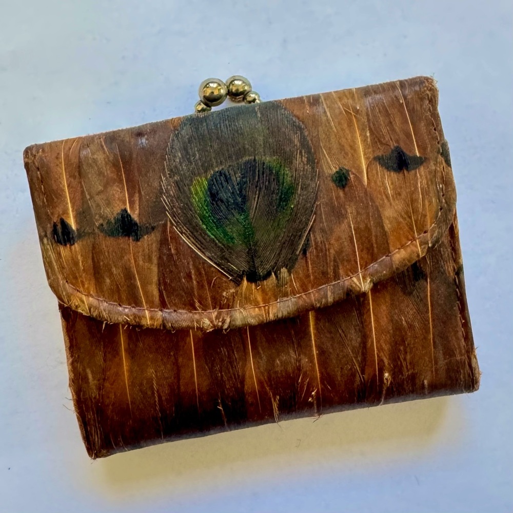 [SOLD] Vintage 70’s/80’s Genuine Peacock Feather & Leather Wallet / Coinpurse